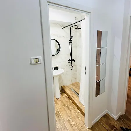 2 ,tomis Nord, Park Mall